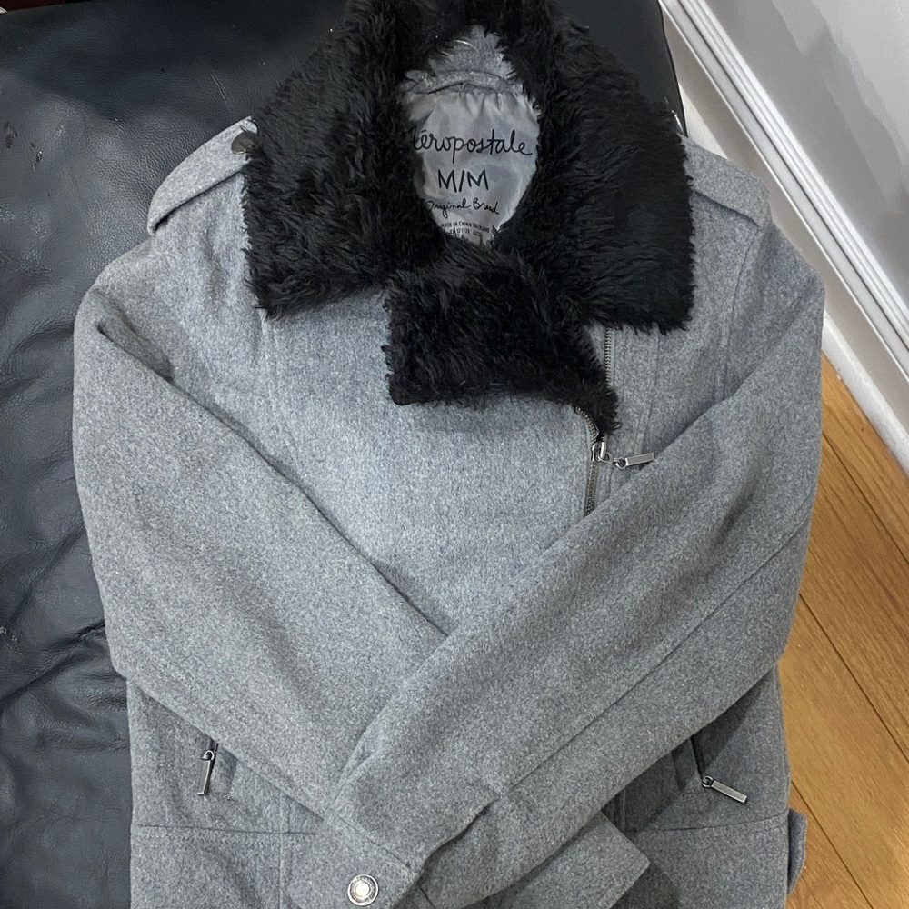 Aeropostale women’s Coat with Black Collar